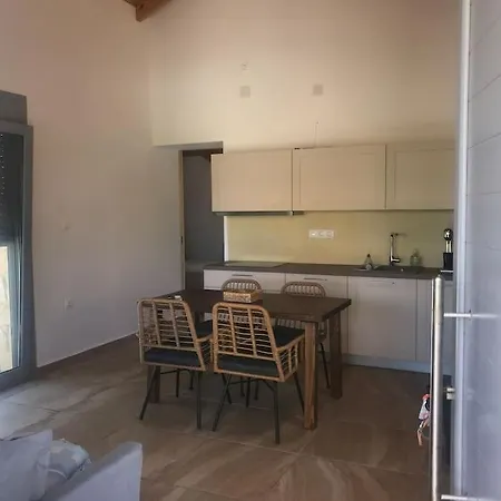 πέτρινη στην αίγινα - Stone House In Aigina * Khloi