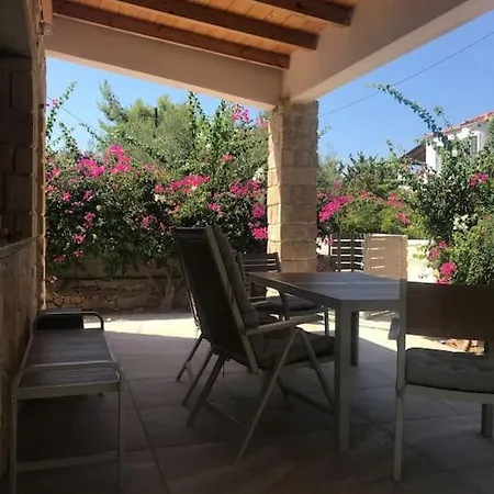 πέτρινη στην αίγινα - Stone House In Aigina 別荘 Khloi